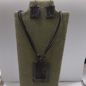 Fleur-de-lis Rustic Pendant Necklace & Earring Set - Brown Metal